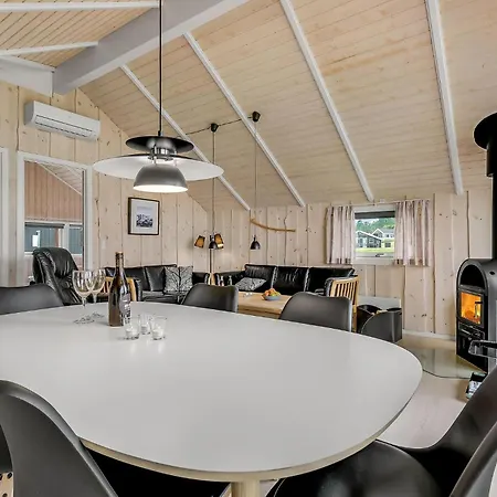 Three-bedroom In Holiday home Nordborg