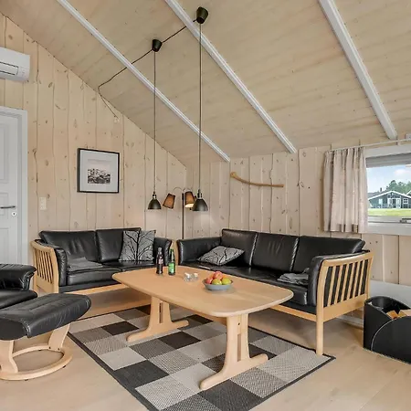 Three-bedroom In Holiday home