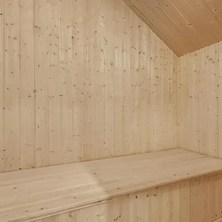 Three-bedroom In Holiday home *