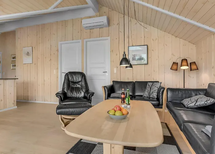 Holiday home Three-bedroom In