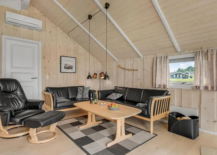 Three-bedroom In Holiday home