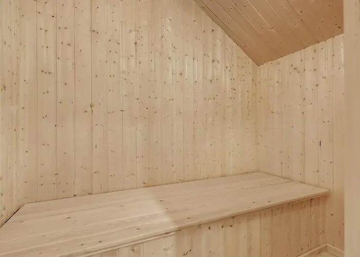 Three-bedroom In Holiday home *