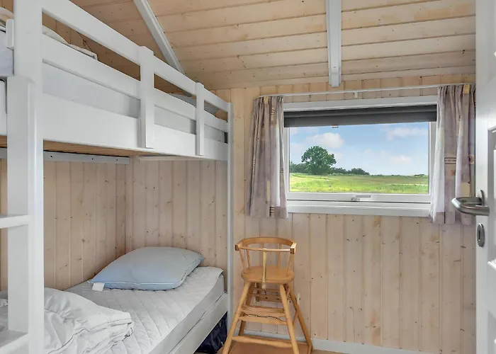 Three-bedroom In Holiday home